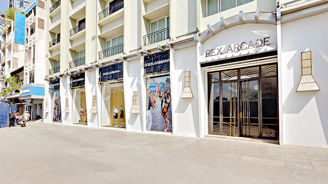 Từ Minh Hằng, Đông Nhi, đến Mâu Thủy cùng nhau khoe sắc màu nhiệt đới với Dolce & Gabbana Từ Minh Hằng, Đông Nhi, đến Mâu Thủy cùng nhau khoe sắc màu nhiệt đới với Dolce & Gabbana