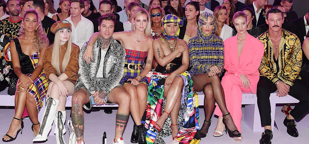 Bộ Sưu Tập Versace Xuân – Hè 2019: Sự Quyến Rũ Tự Nhiên Của Phái Đẹp Bộ Sưu Tập Versace Xuân – Hè 2019: Sự Quyến Rũ Tự Nhiên Của Phái Đẹp